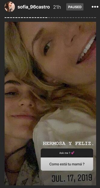 Angélica Rivera reaparece en su cumpleaños 50 acompañada de sus hijas