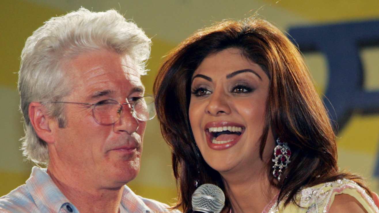 Absuelven a la actriz india Shilpa Shetty por dejarse besar en la mejilla por Richard Gere 