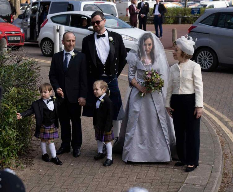 Boda en la cárcel: Julian Assange, de WikiLeaks, se casa con Stella Moris, quien lució un vestido de Vivienne Westwood