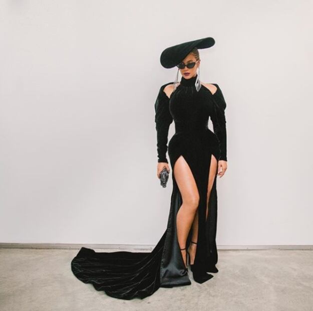 ¿Cuántos millones de dólares costó el look de Beyoncé en los Grammy?