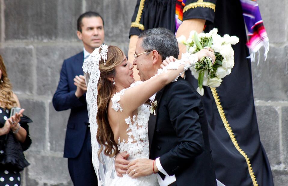 ¿Quién es César Yáñez Centeno y por qué hasta AMLO fue a su boda?