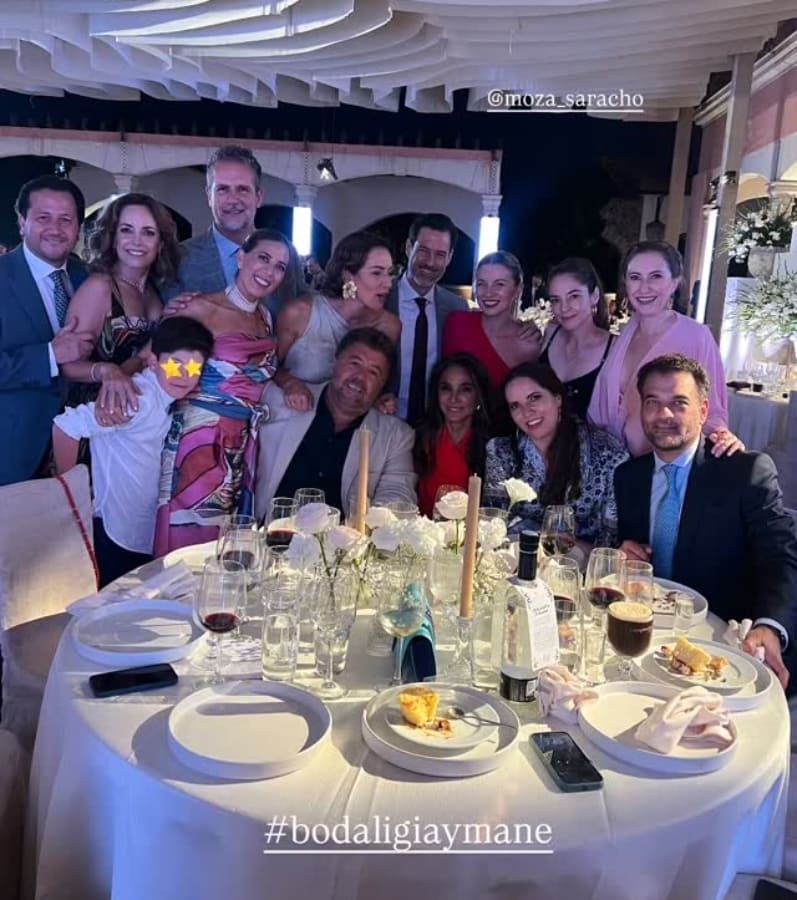 Los invitados a la boda religiosa de Mane de la Parra y Ligia Uriarte / Foto: Instagram