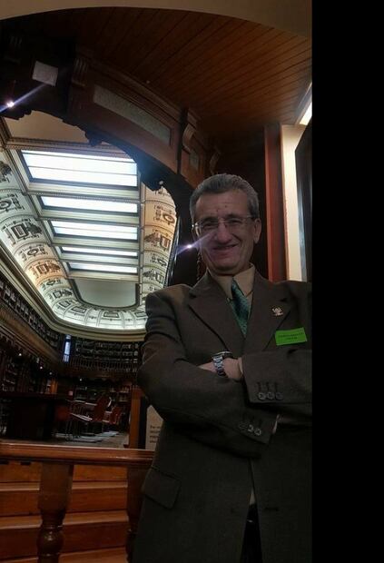 Esta es la vida del periodista Rafael Loret de Mola Vadillo