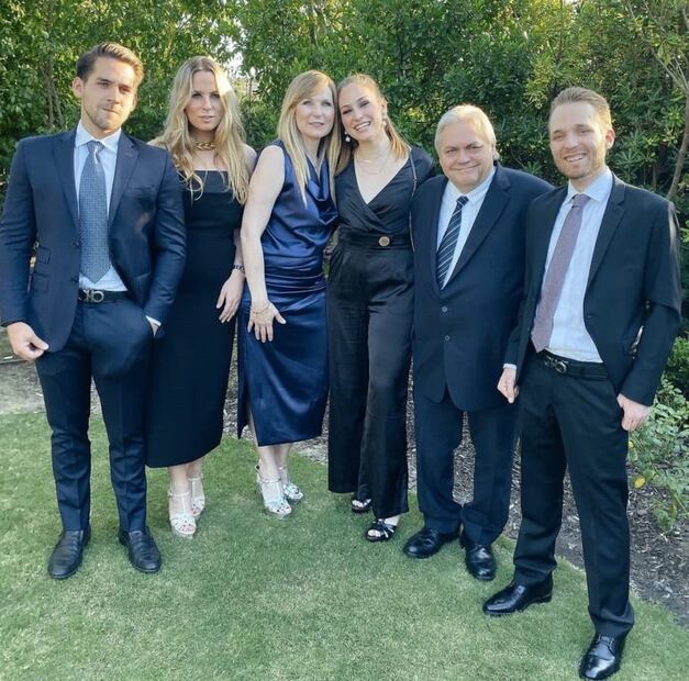 El empresario Carlos Bremer con su esposa Adriana Ibarra y sus hijos; Marcelo, Paulina, Adriana y Carlos Bremer Ibarra / Instagram