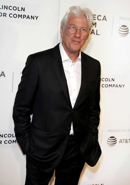 Absuelven a la actriz india Shilpa Shetty por dejarse besar en la mejilla por Richard Gere 