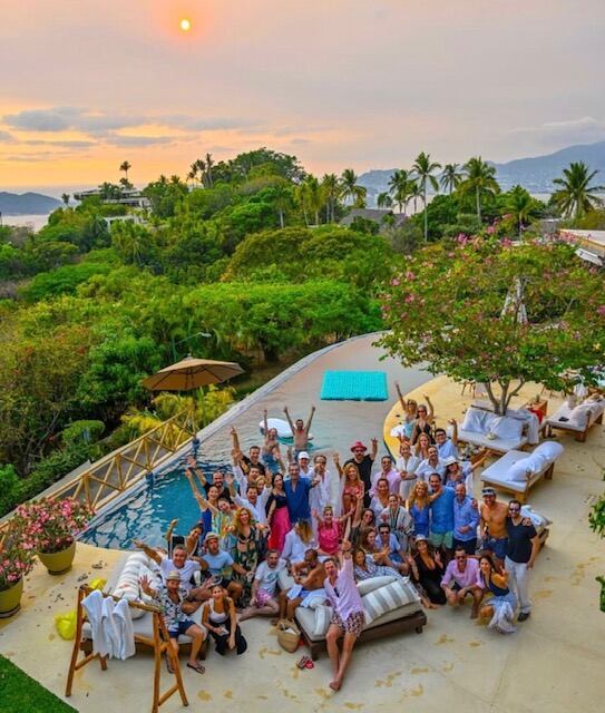 Ninfa Salinas festeja su cumpleaños en Acapulco 