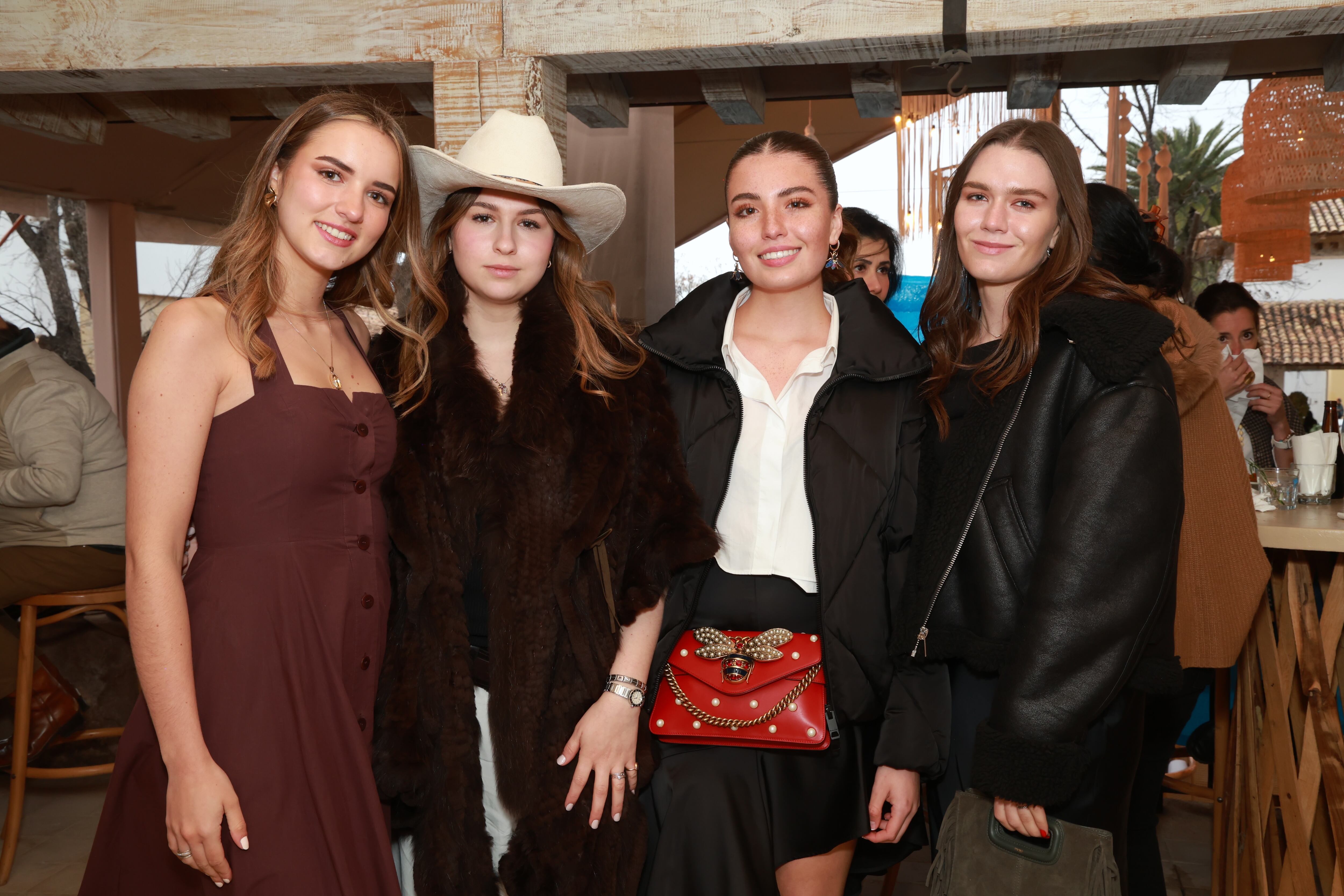 Alba Hermoso de Mendoza, Camila Oleszcovski, Julia Kergan y Natalia Ortiz. (Foto: Héptor Arjona)