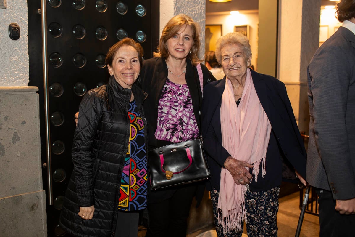Irma Recio, Pilar Álvarez y Lumi Marcén. Foto: Esteban Torreblanca