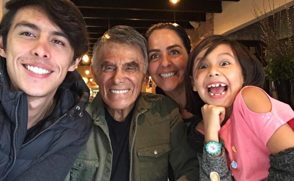Así recuerdan a Héctor Suárez, a un año de su muerte, su esposa e hijos