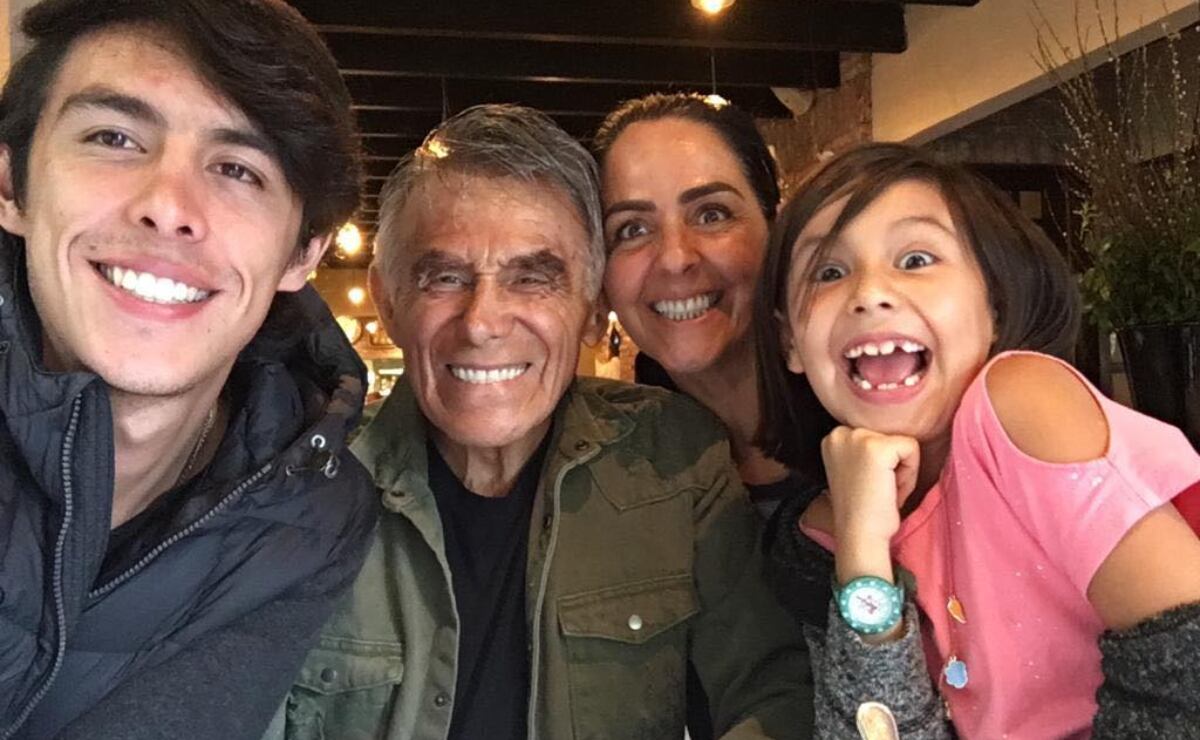 Así recuerdan a Héctor Suárez, a un año de su muerte, su esposa e hijos