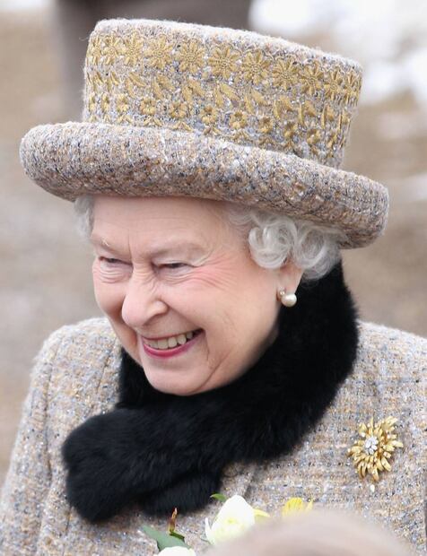 La reina Isabel II se despide de las pieles y se une al movimiento 'fur free'