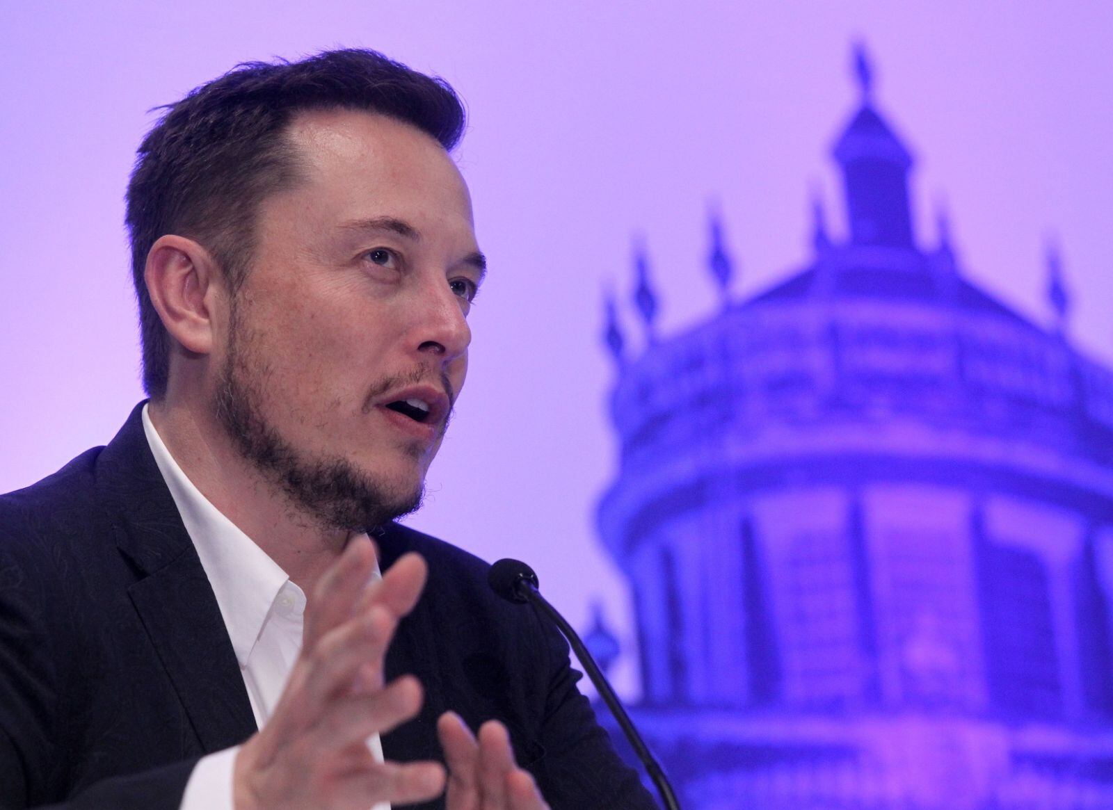 Elon Musk asegura que el gobierno de Estados Unidos tenía acceso a los mensajes privados de Twitter