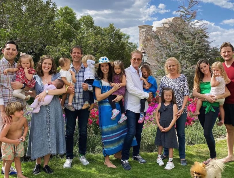 Emmanuel y Mercedes Alemán con su familia/ Foto: Instagram