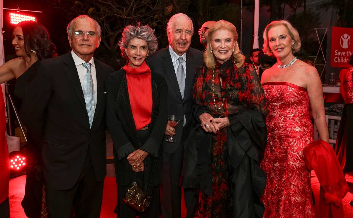 Jaime Riestra, Patricia Ortiz Monasterio, Bernardo Sepulveda, Viviana Corcuera y Sofía Corcuera / Foto: Esteban Torreblanca