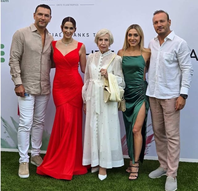 Jacky Bracamontes junto a su familia en la gala de la Fundación Andrea Bocelli / Foto: Instagram