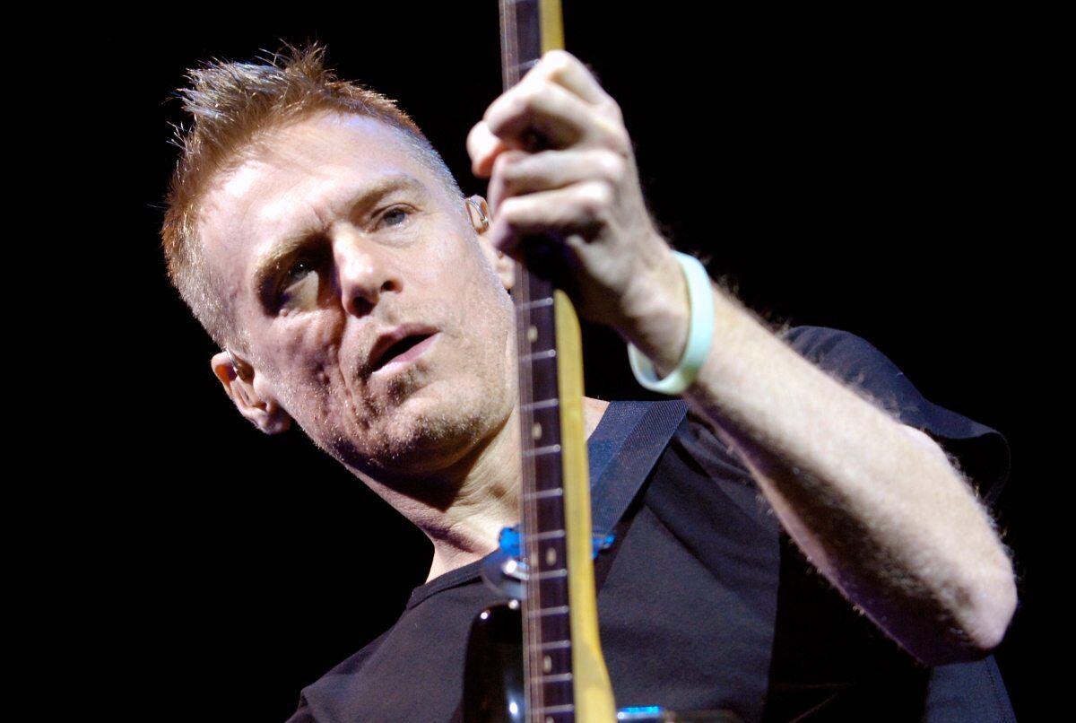Bryan Adams da positivo a Covid-19 dos veces en menos de un mes