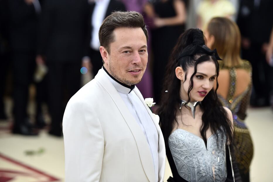 ¿Quién es Grimes, la novia de Elon Musk, el hombre más rico del mundo?