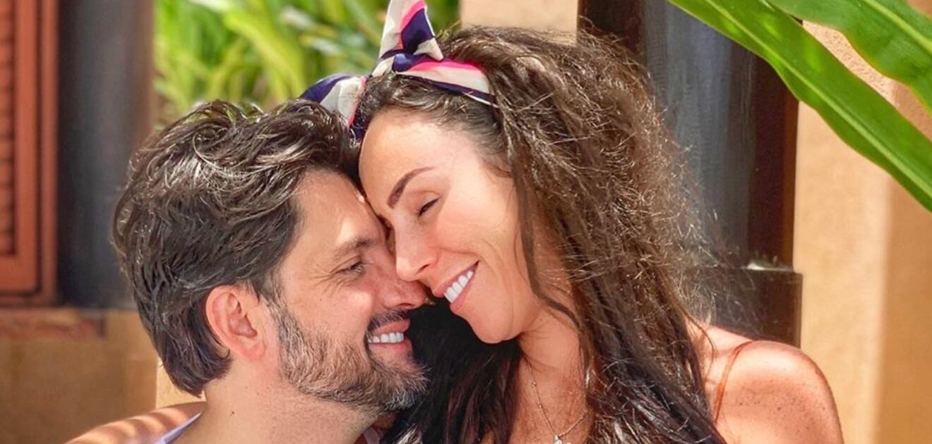 Inés Gómez Mont se ríe de rumores y disfruta las vacaciones, sin maquillaje, al lado de su numerosa familia