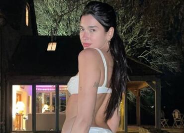 Dua Lipa despide el 2021 con sus mejores y más candentes mini bikinis