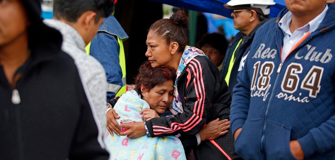 <p>El apoyo psicológico es fundamental para superar el pánico que causó a muchas personas el terremoto del pasado martes 19 de septiembre.<strong> (Fotos: Archivo El Universal)</strong></p>