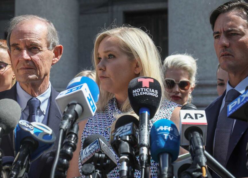 Testigo en caso de Ghislaine Maxwell, cómplice de Epstein, acusa a denunciante del príncipe Andrés de agresión sexual