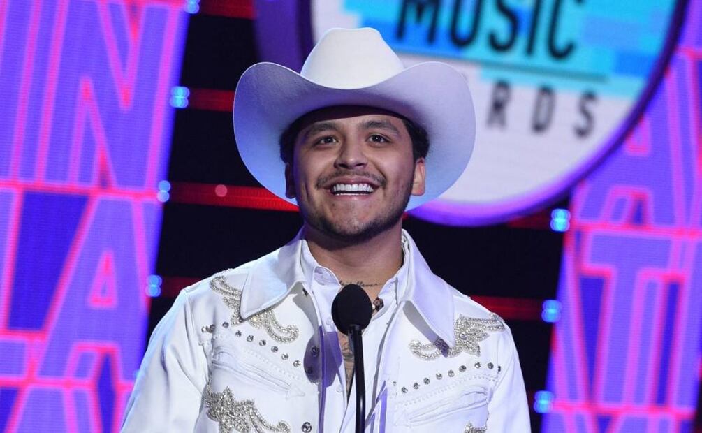 Christian Nodal se muda a Los Ángeles para vivir tranquilo y con lujos: "es muy complicado vivir en México"
