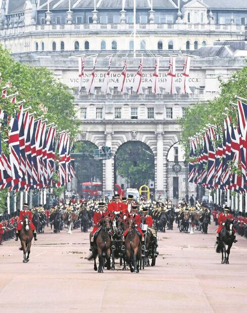 Carlos III  se mudará al palacio de Buckingham cuando esté reparado