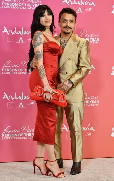 Christian Nodal y Cazzu en la ceremonia de Persona del Año de los Latin Grammy 2023 en el Centro de Conferencias y Exposiciones de Sevilla / EFE