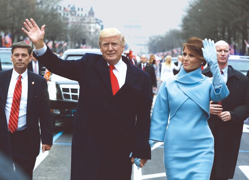 El controvertido estilo de Melania Trump ¿pudo haber dañado a su esposo?