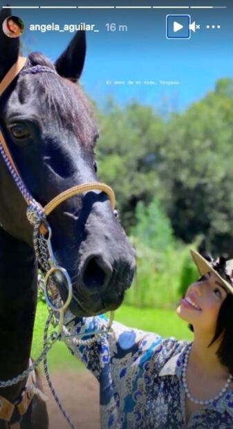Ángela Aguilar presenta al amor de su vida