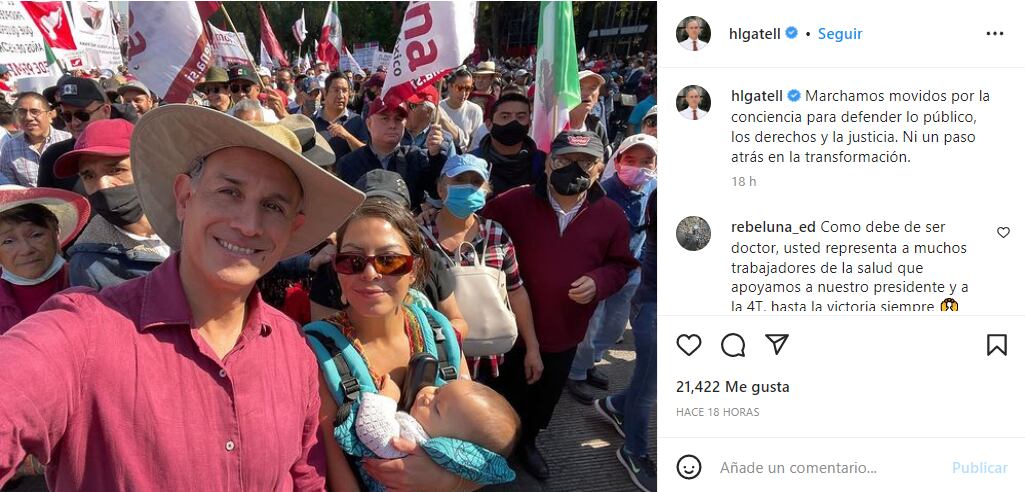 Hugo López-Gatell presenta a su bebé con Rebeca Peralta en marcha ciudadana