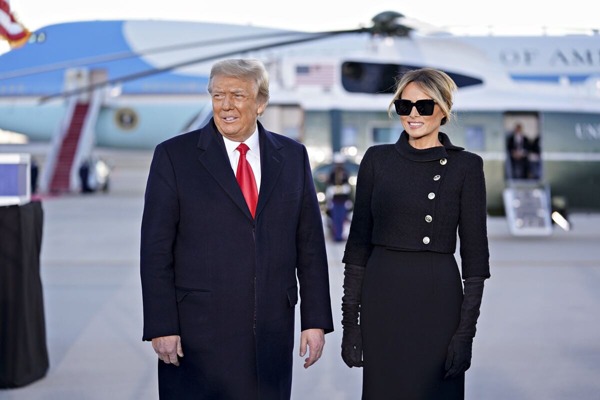 Melania Trump: Muy al estilo de Audrey Hepburn, así dejó la Casa Blanca
