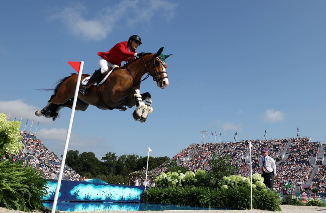 Carlos Hank Guerreiro con su caballo Porthos Maestro WH Z en los Juegos Olímpicos de París 2024 / Foto: Getty Images
