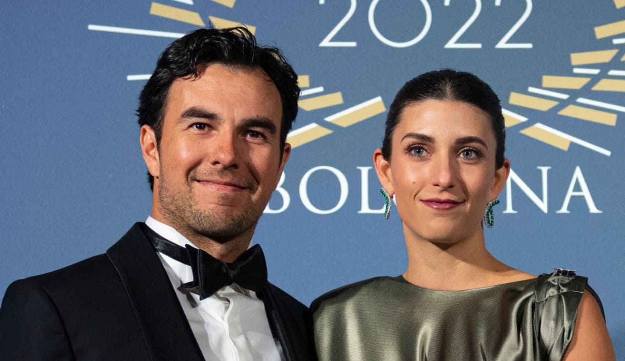 Sergio 'Checo' Pérez y Carola Martínez / Foto: Rudy Carezzevoli - Getty Images