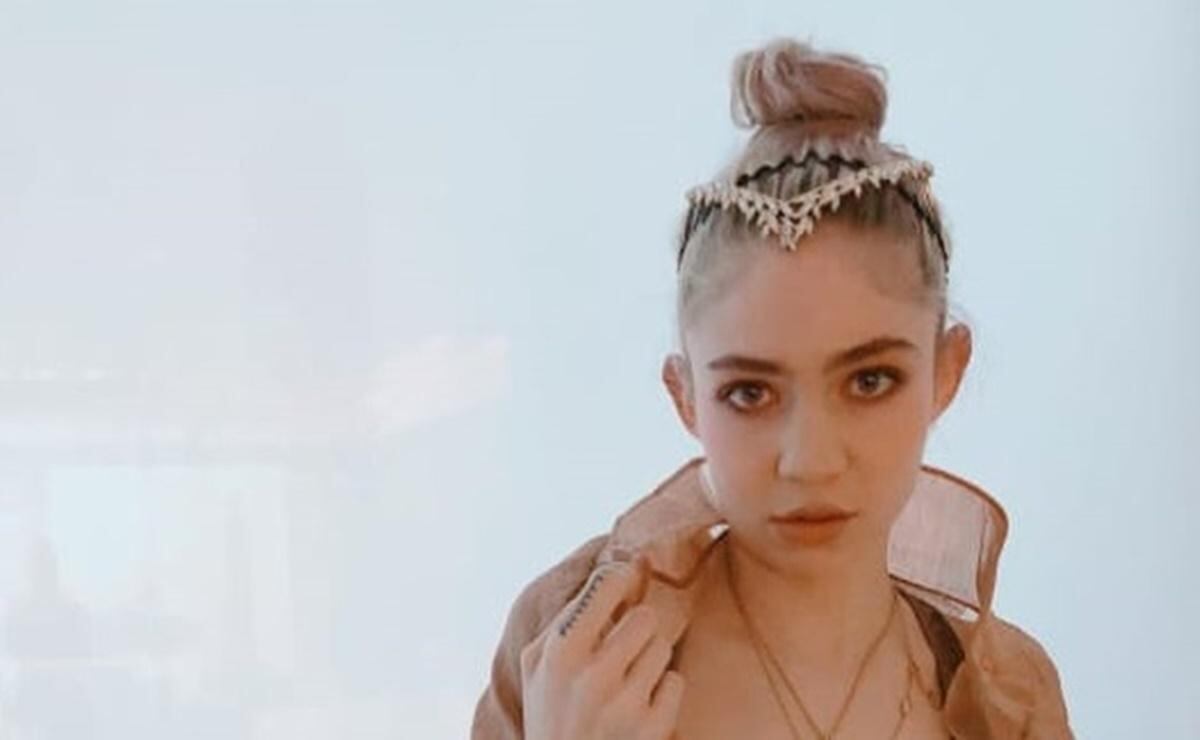 Elon Musk y Grimes cambian el nombre de su bebé ¡por otro más complicado!
