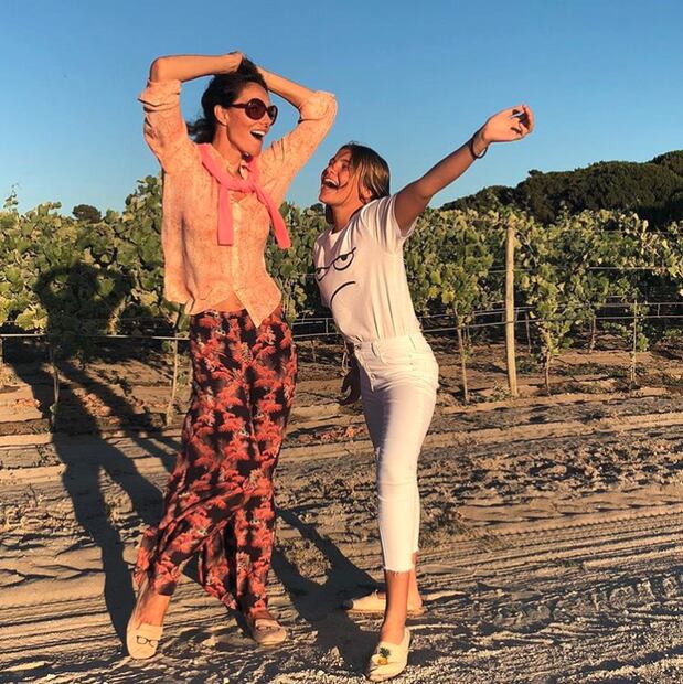 Las divertidas vacaciones de Adriana Abascal en Portugal