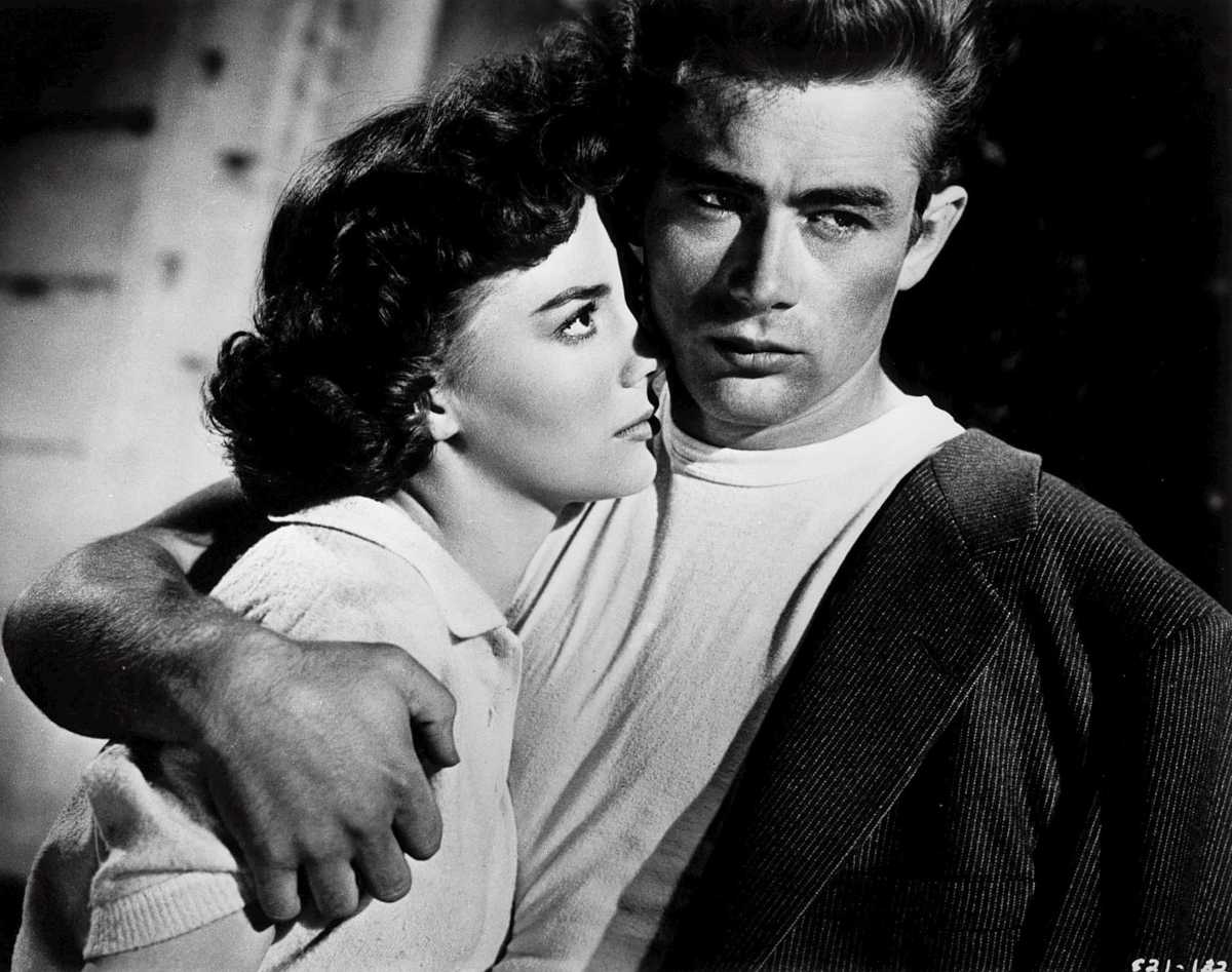 Natalie Wood fue ultrajada por Kirk Douglas, asegura su hermana 