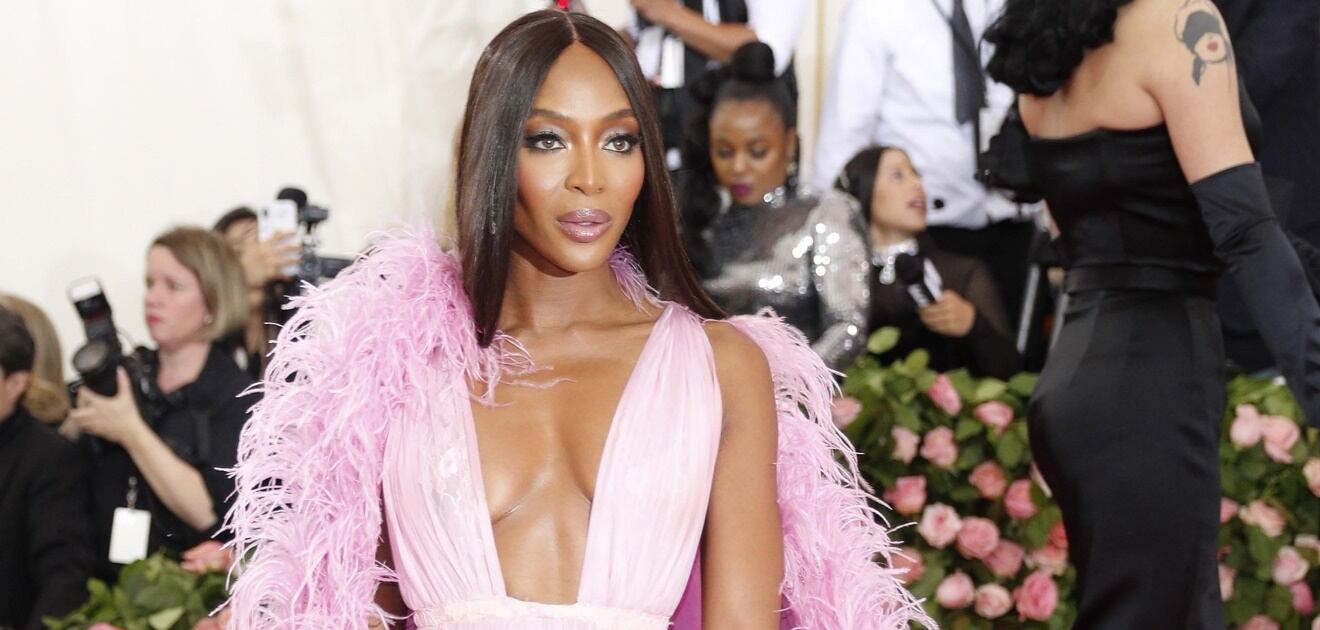 La fotografía en topless de Naomi Campbell que incendió las redes 