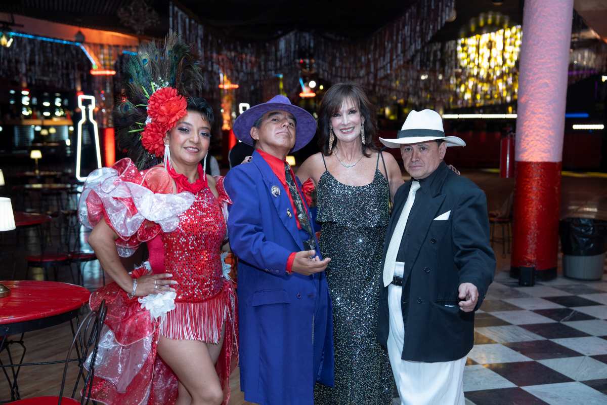 Pachucos, rumberas y Aimée Servitje. (Foto: Héctor Arjona)