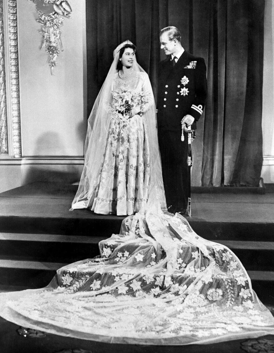 La romántica historia de amor de Isabel II y el príncipe Felipe