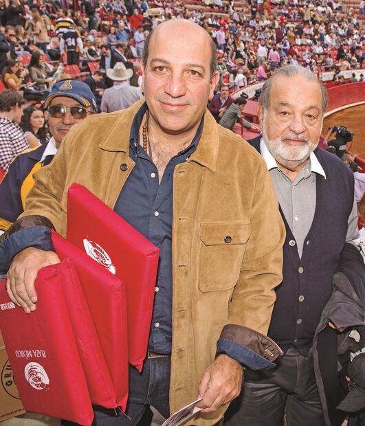 Carlos Slim y Patrick Slim en la Plaza de Toros México