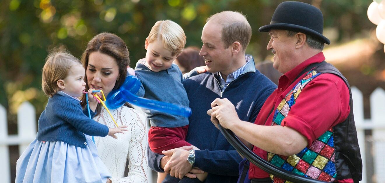 George y Charlotte roban cámara en Canadá