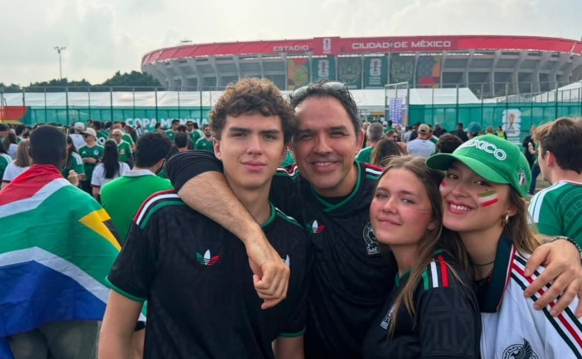 Fernando Rovzar con su familia. (Foto: Instagram)