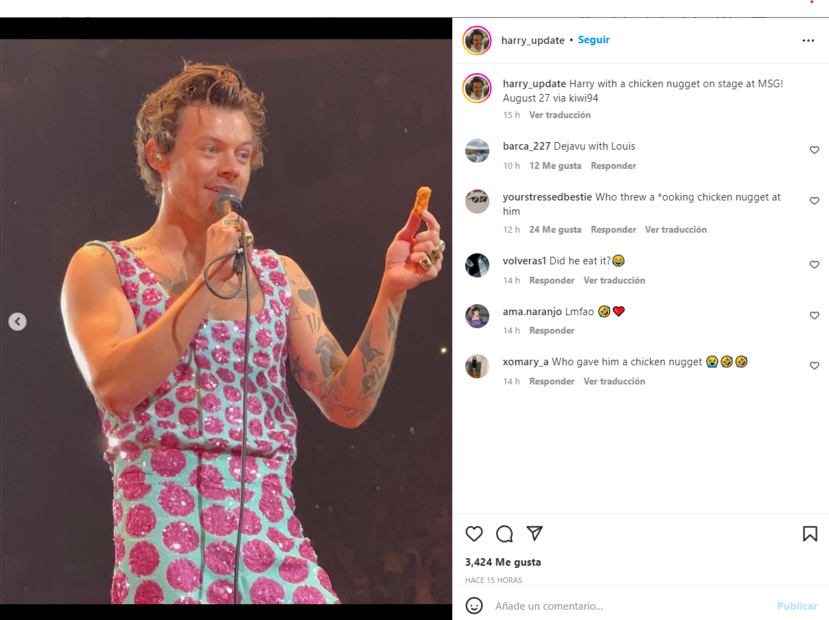 ¡Adiós peluches! Harry Styles recibe un nugget de pollo en el escenario