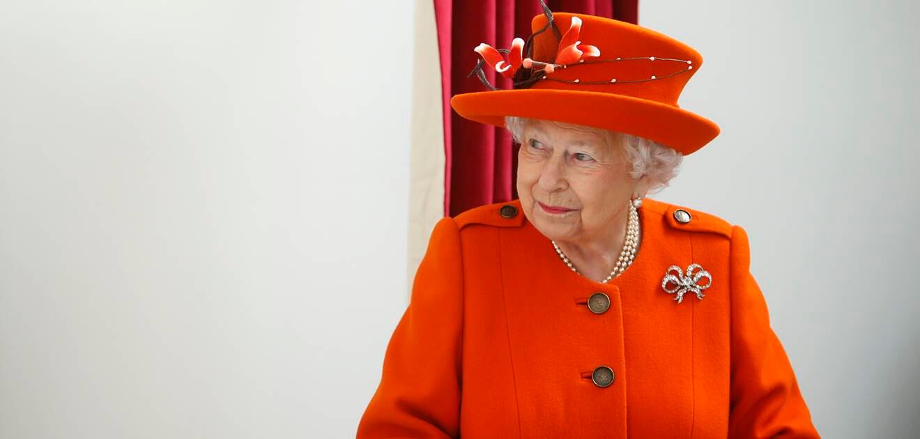 La reina Isabel II se despide de las pieles y se une al movimiento 'fur free'