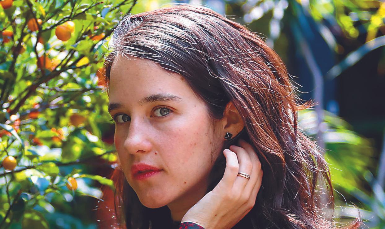 Ximena Sariñana hipnotiza con encaje transparente y bustier negro