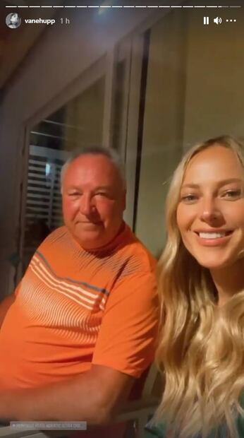 Vanessa Huppenkothen se reencuentra con su papá tras 2 años sin verlo