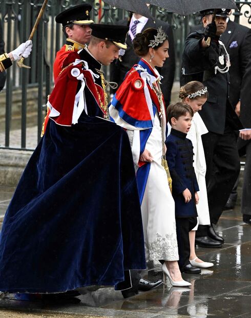 Kate Middleton, una deslumbrante princesa en vestido de Alexander McQueen para la coronación de Carlos III