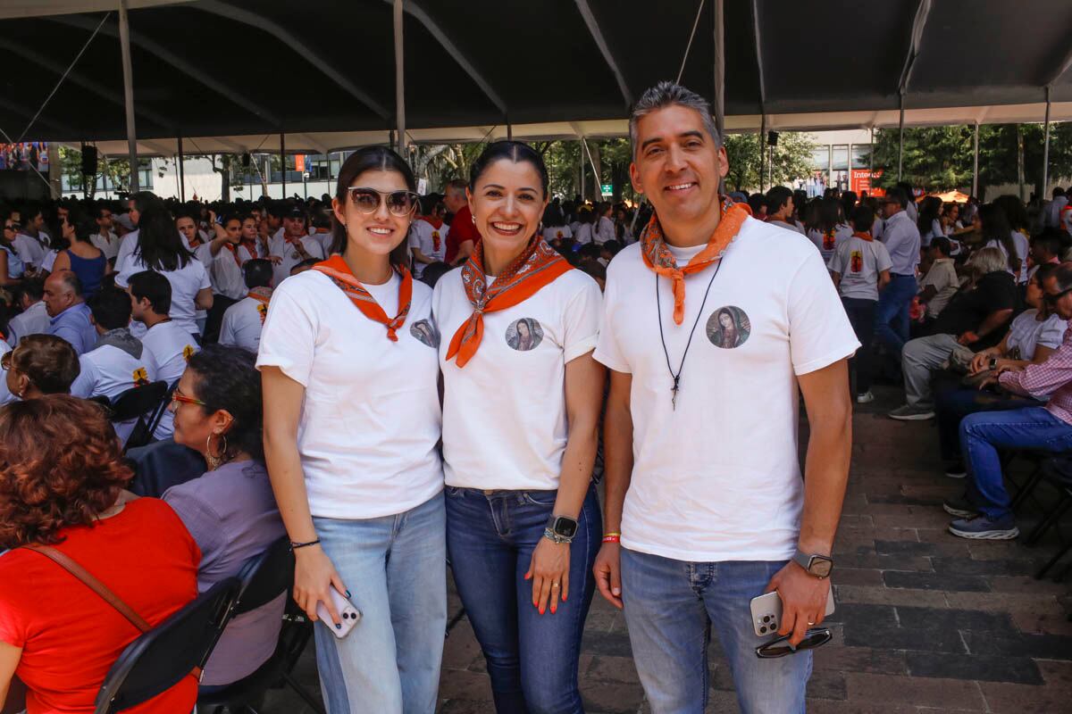Regina Romero, Claudia Domínguez y Ernesto Calderón.  (Foto: Esteban Torreblanca)