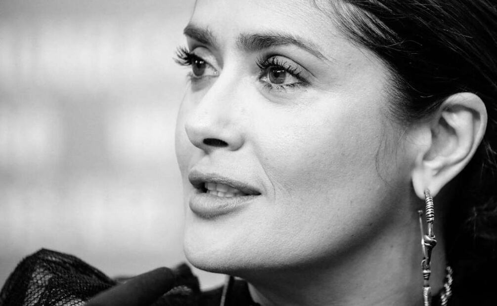 Así lucía Salma Hayek en bikini hace 21 años